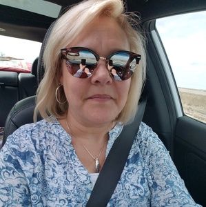 Meet your Posher, Shelly